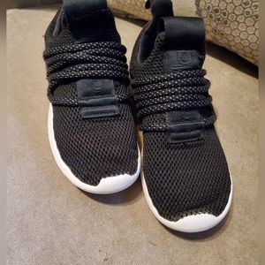 2 Pair of Boys Size 2 Adidas Cloudfoam 2 pairs